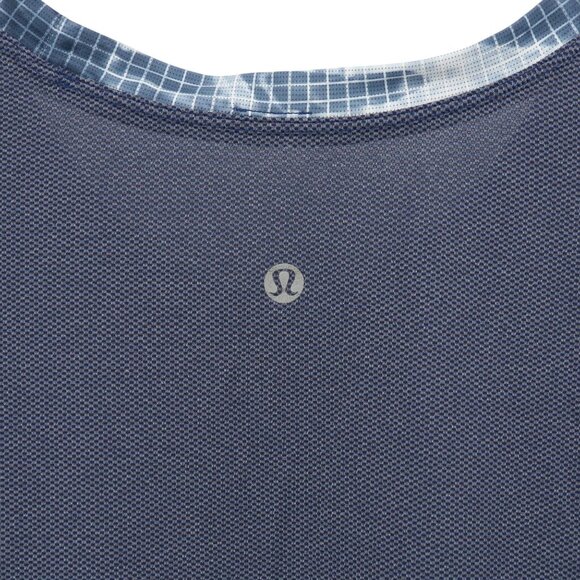 Lululemon Suns Out Short Sleeve Shirt Pool Side White Deep Navy M - Picture 8 of 8
